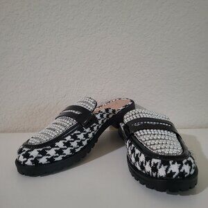 Betsy Johnson Size 7.5 Black/White Tweed and Pearl mules Clueless Gossip girl
